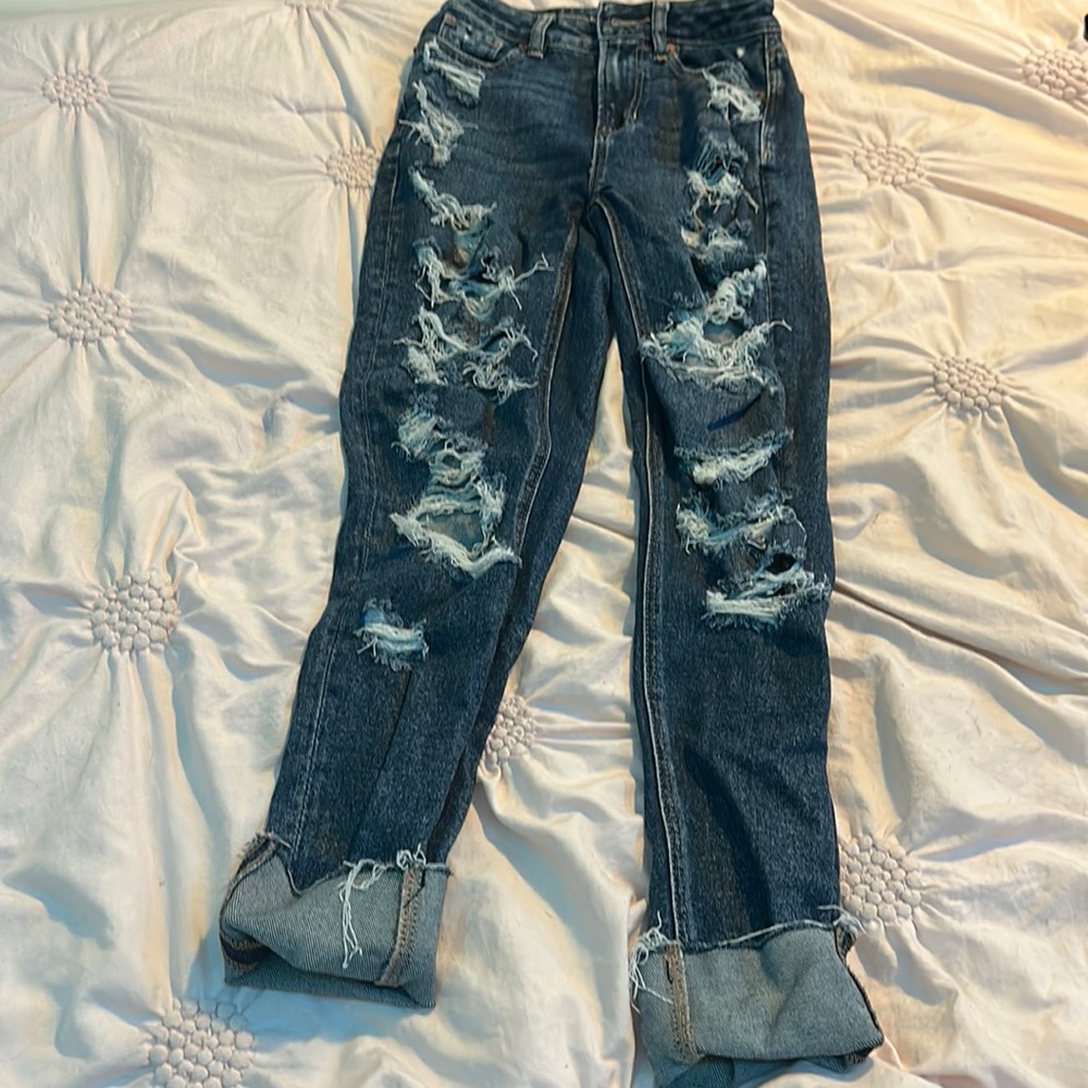 Woman’s American Eagle jeans